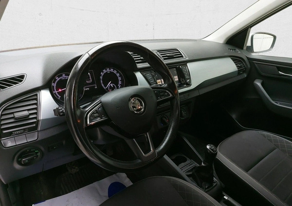 Skoda Fabia cena 21475 przebieg: 218782, rok produkcji 2019 z Konin małe 121